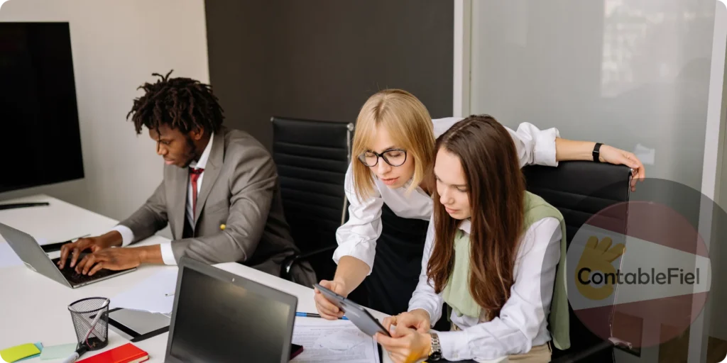 Equipo de empleados contables